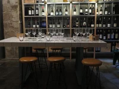 Thumbnail Voli di vino spagnolo all'Agüita Wine Bar di Barcellona