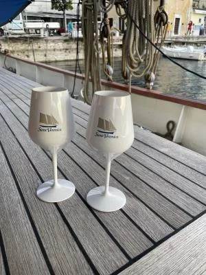 Thumbnail Crociera in barca a vela al tramonto sul Lago di Garda a bordo della nave storica con apericena e vino