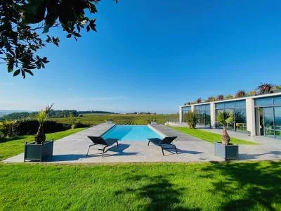 Thumbnail Visite et dégustation de prestige à Saint-Émilion : Découverte des domaines Destieux et Montlisse