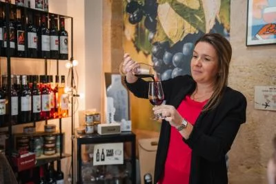 Thumbnail Bordeaux: degustazione di vini con abbinamenti di formaggi e salumi gourmet