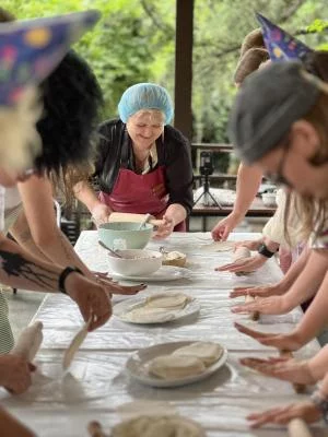 Thumbnail Khinkali Cooking Masterclass at a Family Winery Vineria Kakheti