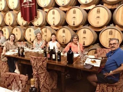 Thumbnail Weinerlebnisse in der Toskana: 3 Weingüter Tour von Florenz, San Giminiano oder Chianti