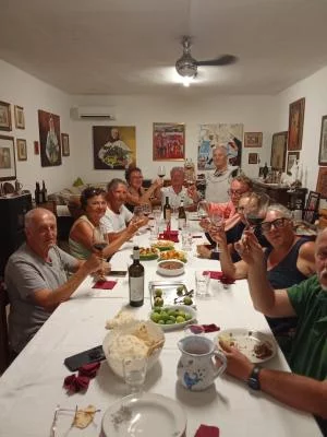 Thumbnail El sabor de la familia: Visita y cata de vinos con comida local en Tenute Rossini