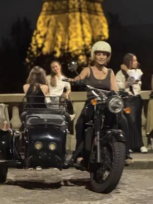 Thumbnail Private nächtliche Sidecar Tour mit Champagner in Paris
