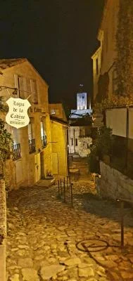 Thumbnail Tour serale di Saint-Émilion da Bordeaux - esperienza di vino, villaggio e cena