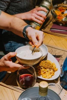Thumbnail Tour enogastronomico a Bologna in piccolo gruppo con una guida locale