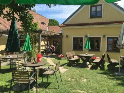 Thumbnail Countryside Half-Day Wine Tour with Austrian Meal near Vienna