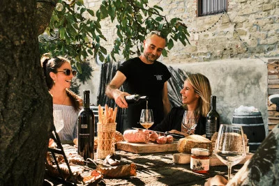 Thumbnail Dégustation de vins de marques personnelles à la cave du Roi avec Asotom