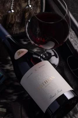 Thumbnail Degustazione di vini presso la Tenuta Lothian of Elgin nel Capo Occidentale