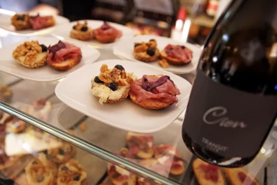 Thumbnail Esperienza Cicchetti & Vino in Piazza dei Signori – Assapora Vicenza come un Local