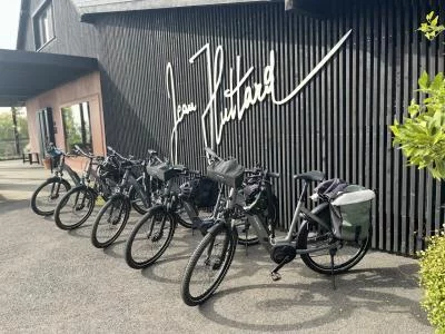 Thumbnail Vineyard E-Bike Escape with Picnic & Wine at Maison Jean Huttard