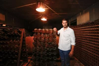 Thumbnail Visita guiada con cata de vinos espumosos Metodo Classico y almuerzo en Calatroni