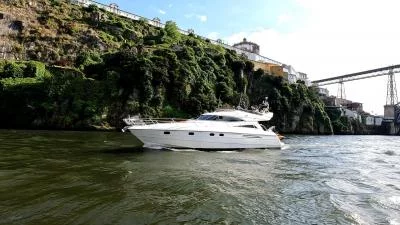 Thumbnail Porto : Édition limitée d'une dégustation de vin sur un yacht privé avec un expert en vin