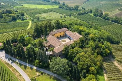 Thumbnail “Oh Romeo, Romeo…” – Vertical Tasting of Red Reserve Wine at Castello di Luzzano