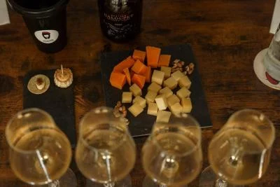 Thumbnail Cours de dégustation de vins dans le centre ville de Nice : 8 vins français - Sélection du sommelier