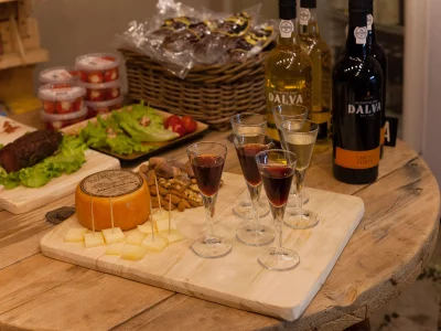 Thumbnail Tour dei petiscos e dei vini di Lisbona in stile tapas