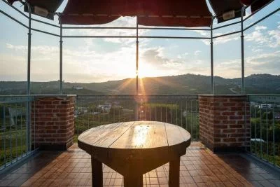 Thumbnail Exclusiva wine experience de 3 días en Barolo desde Florencia