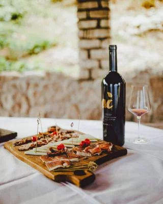 Thumbnail "Dingač" Wine & Lunch Experience à la cave Vicelić