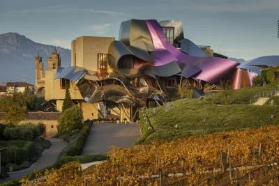 Thumbnail Madrid: El alma de La Rioja: catas de vino en Marqués de Riscal y Bodegas Ysios