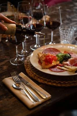Thumbnail Le déjeuner de la comtesse - Dégustation de vins associée à une cuisine de marque à l'Agricola Poggio ai Laghi, Chianti