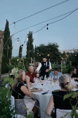 Thumbnail Dîner parmi les vignes dans le Chianti : luxe intime au coucher du soleil à l'Agricola Poggio ai Laghi