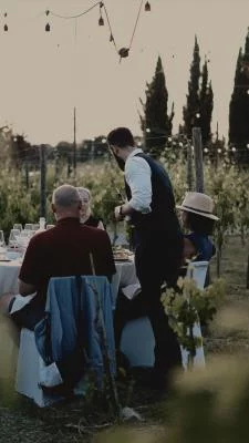 Thumbnail Dîner parmi les vignes dans le Chianti : luxe intime au coucher du soleil à l'Agricola Poggio ai Laghi