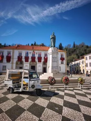 Thumbnail Tomar con vino - Tuk Tuk e degustazione di vino