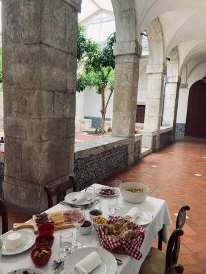 Thumbnail Picnic y wine experience en el Convento de Cardaes de Lisboa