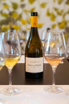 Thumbnail Chiaroscuro baroque sicilien : Nuances de Grillo et de Nero D'Avola avec déjeuner léger au Feudo Maccari