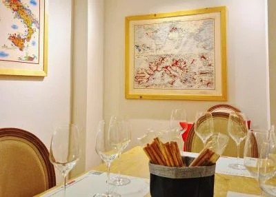 Thumbnail Ruta de cata de vinos espumosos y Chianti por el centro histórico de Siena