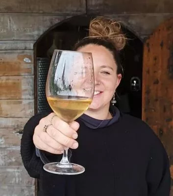 Thumbnail Cata de vinos de primera calidad en Valli Unite, en las colinas de Tortona: Vinos naturales y embutidos ecológicos caseros