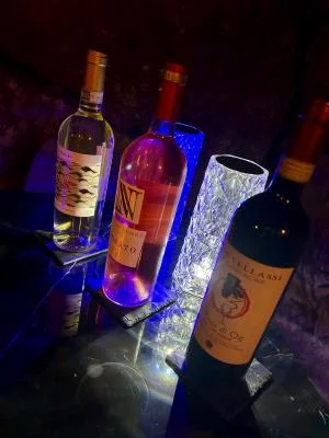 Thumbnail Entre l'art et le vin - L'expérience du vin de la grotte et de la gastronomie à Venere