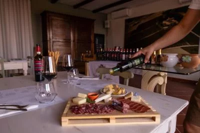 Thumbnail Experiencia Di-Vino al Mediodía en el Castello di Razzano