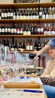 Thumbnail Auténtica cata de vinos griegos en Atenas - 5 vinos locales, bocados e historias