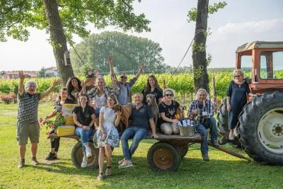 Thumbnail Paseo por los viñedos y cata de vinos en la Bodega Paradiis de Friuli