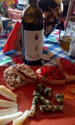 Thumbnail Etruscany Natural Wine in the Jar Experience en las Colinas de Arezzo