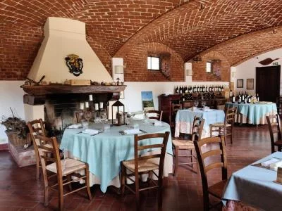 Thumbnail Führung &amp; Weinprobe mit Mittag- oder Abendessen in der Cantine dei Marchesi in Incisa