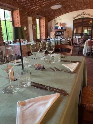 Thumbnail Tour e degustazione di vino con pranzo o cena alle Cantine dei Marchesi a Incisa