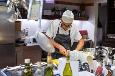 Thumbnail Tour e degustazione di vino con pranzo o cena alle Cantine dei Marchesi a Incisa