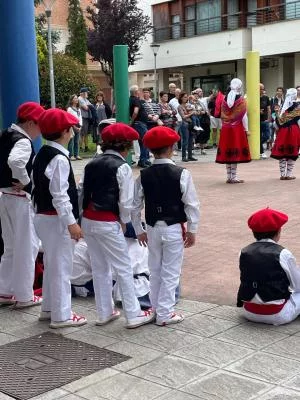 Thumbnail Degustazione privata di Txakoli e giornata culturale a Gernika - Paesi Baschi da Bilbao